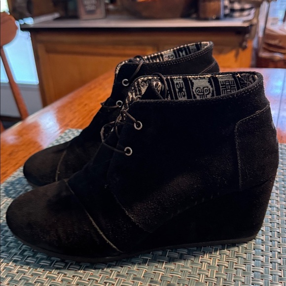 Toms Dessert Wedge Suede Black Booties Size 10 - Picture 4 of 7